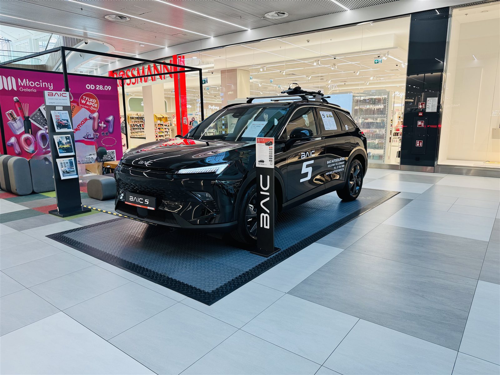 BAIC 5 na ekspozycji AutoŻoliborz w Galerii Młociny w Warszawie